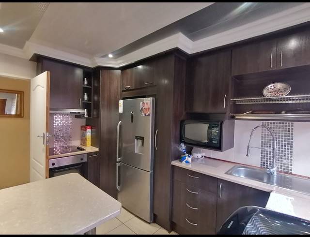 3 BEDROOM FREESTANDING SOLD IN KANANA